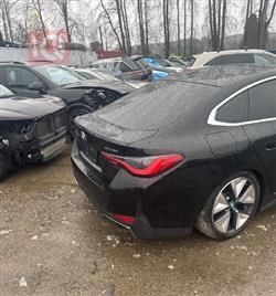 بی ئێم دەبڵیو i4